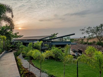 Atelier Landschaft Designs a Spectacular Contemporary Home in Nashik, India (8)