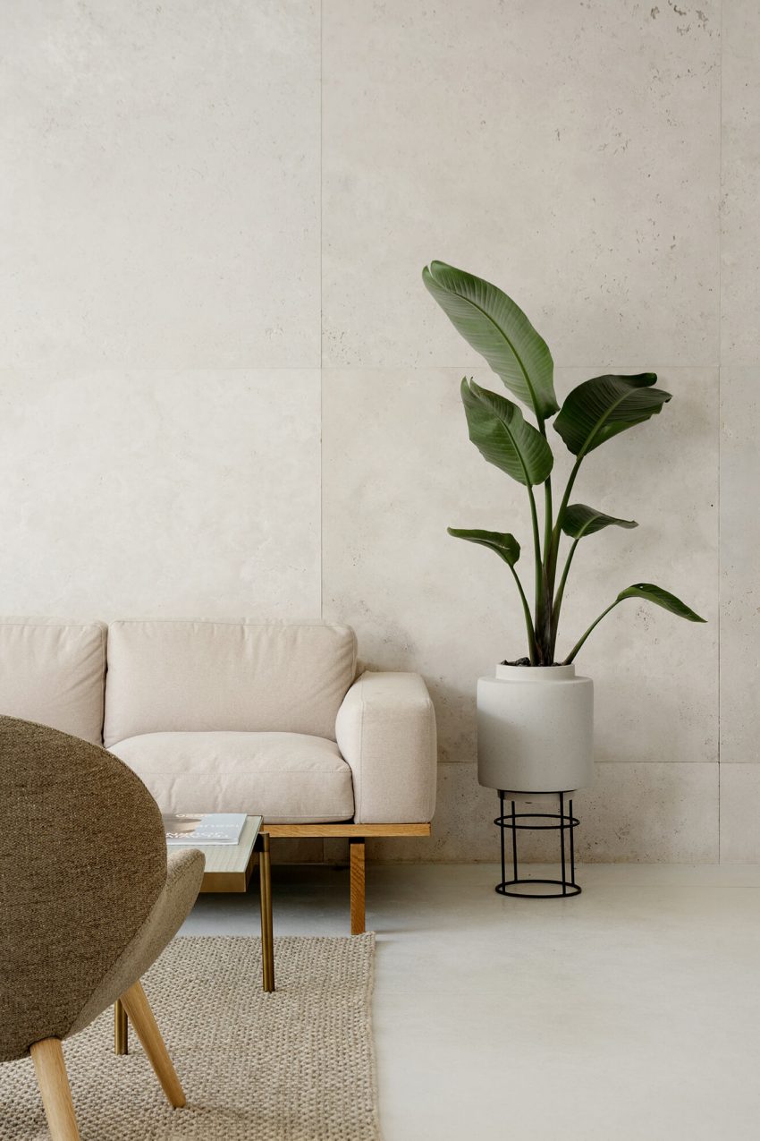 Dori Interior Design Unveils a Spacious and Stylish Modern Home in Tel Aviv, Israel (3)