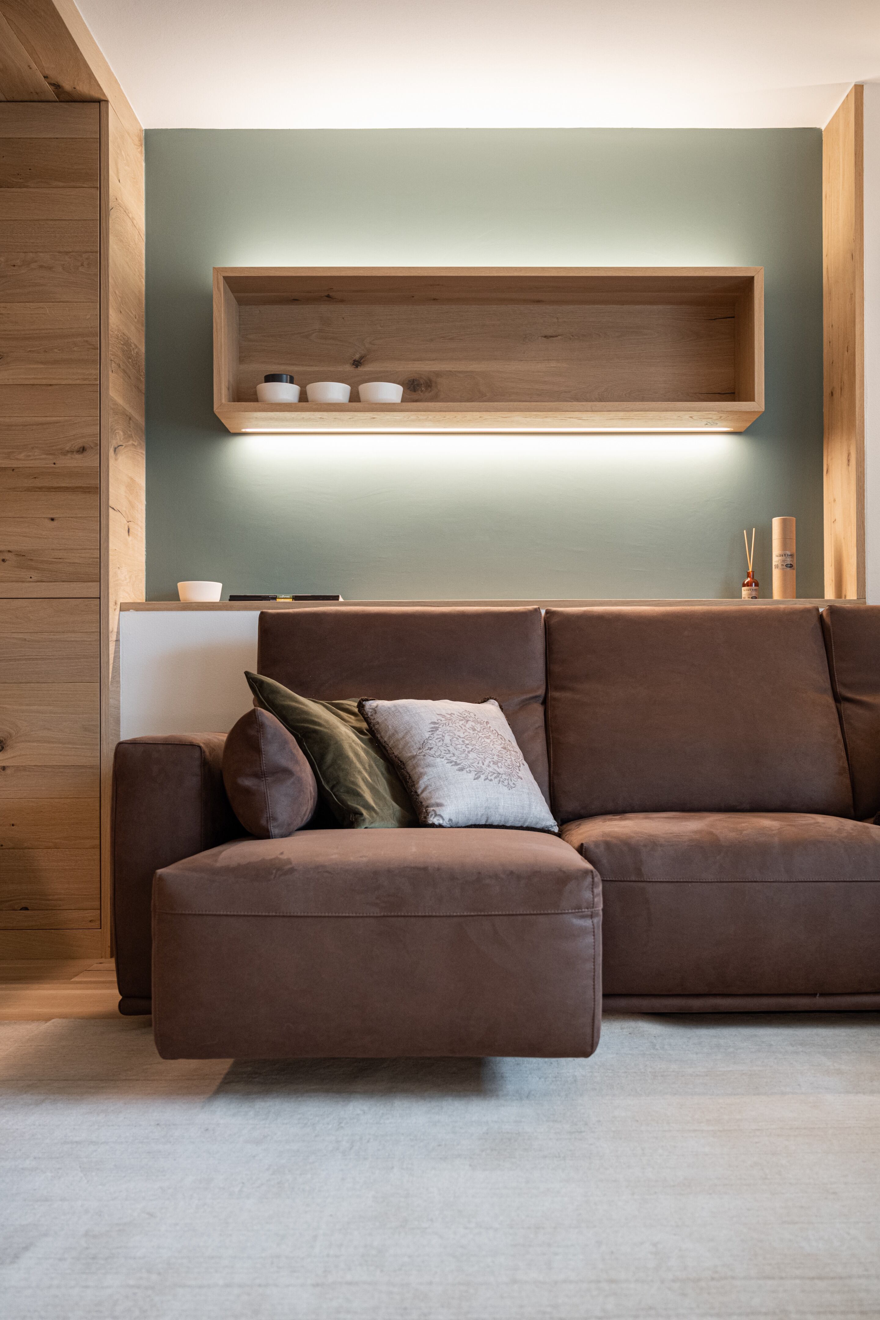 Gianluca Valorz Designs a Cozy Mountain Apartment in Madonna di Campiglio, Italy (6)