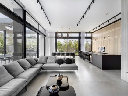 Israelevitz Architects Design a Stylish and Dramatic Contemporary Home in Israel (4)