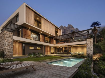 Malan Vorster Architecture Interior Design Unveils a Stunning Contemporary Home in Cape Town, South Africa (13)