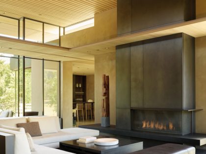 Olson Kundig Creates a Stunning and Elegant Net-Zero Home Amid a Meadow in California (13)