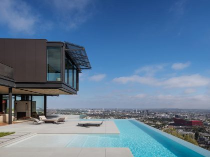 Olson Kundig Designs a Stunning High-Tech Modern Home in West Hollywood, California (22)