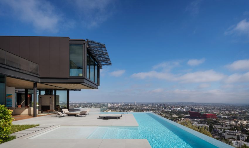 Olson Kundig Designs a Stunning High-Tech Modern Home in West Hollywood, California (22)
