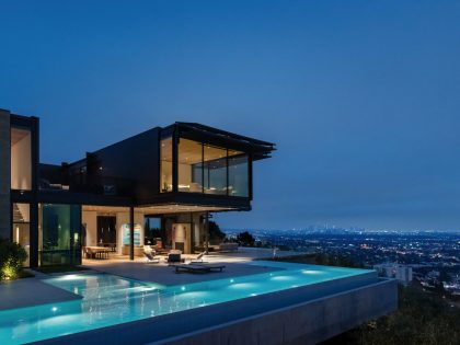 Olson Kundig Designs a Stunning High-Tech Modern Home in West Hollywood, California (26)