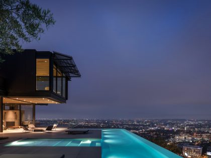 Olson Kundig Designs a Stunning High-Tech Modern Home in West Hollywood, California (28)