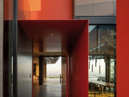 Olson Kundig Designs a Stunning High-Tech Modern Home in West Hollywood, California (4)