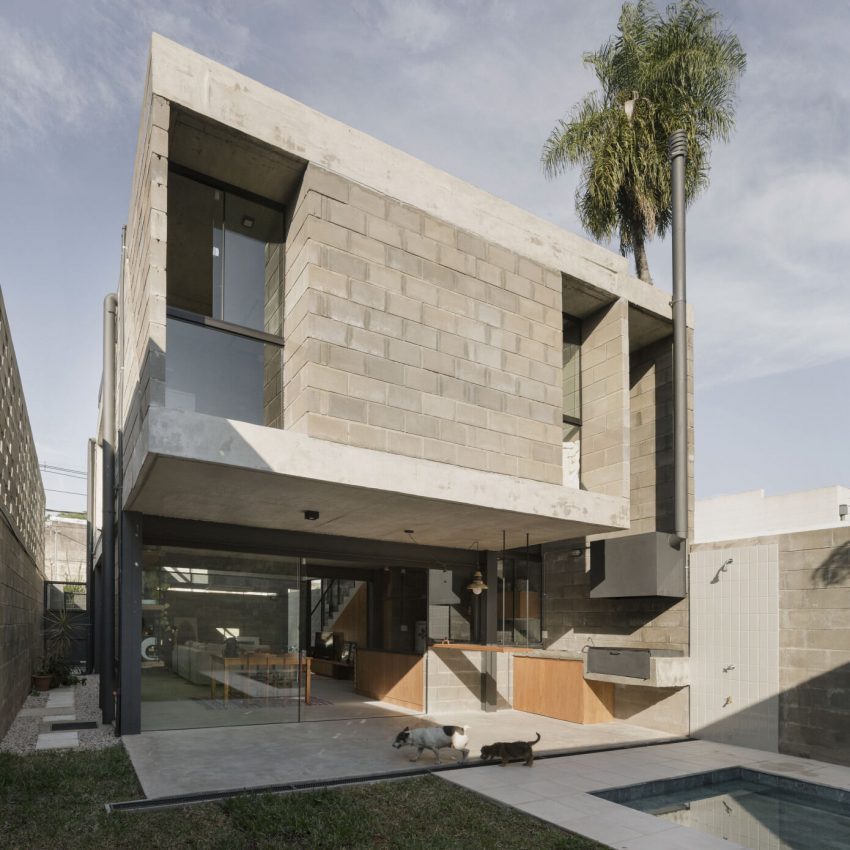 Penta Arquitectura Designs a Spacious and Industrial Concrete Home in Lambaré, Paraguay (2)