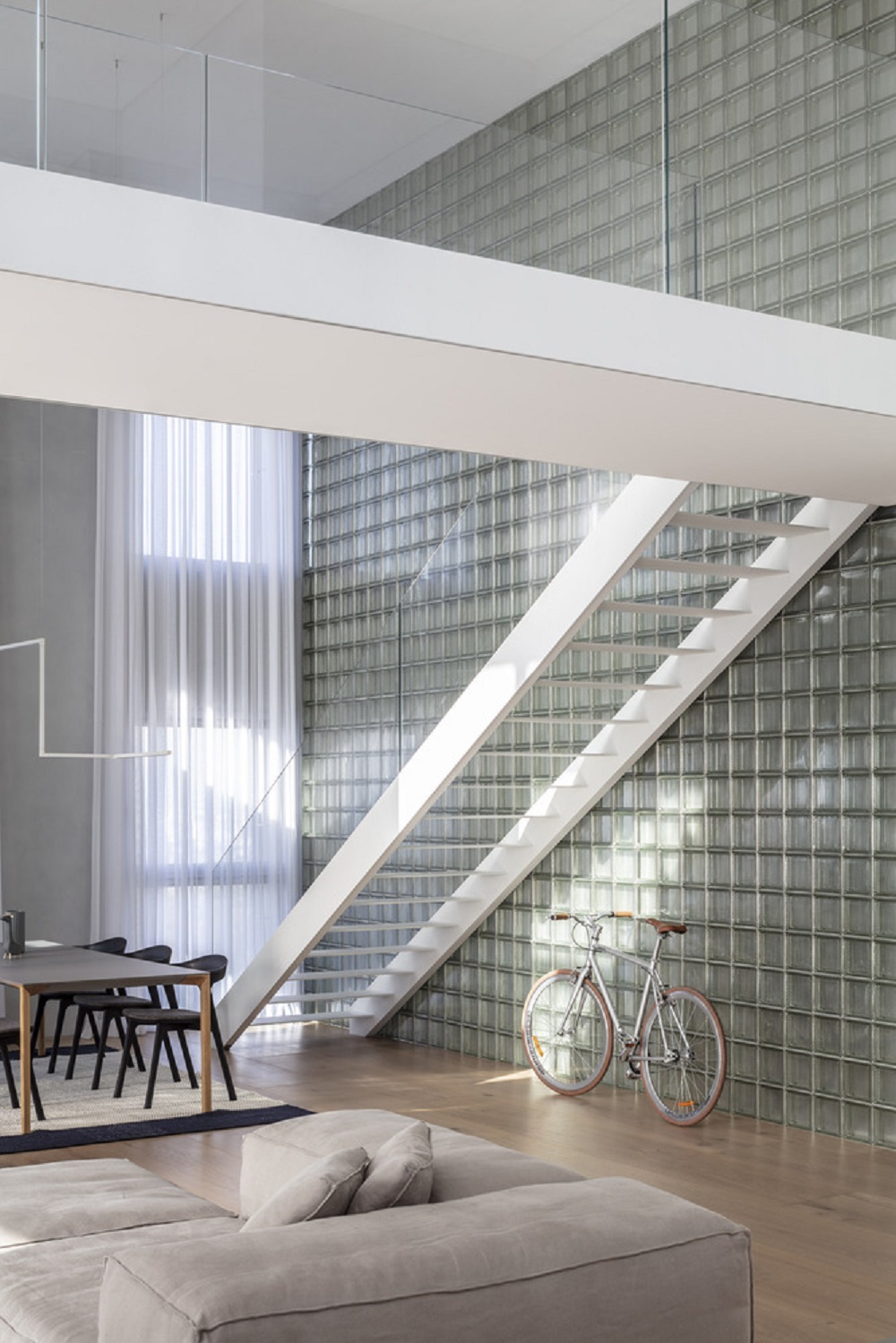 Tal Goldsmith Fish Design Studio Unveils a Modern and Bright Duplex Apartment in Tel Aviv, Israel (11)