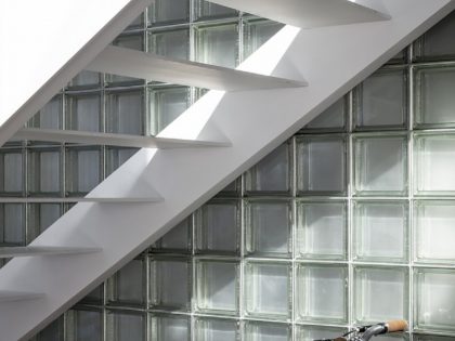 Tal Goldsmith Fish Design Studio Unveils a Modern and Bright Duplex Apartment in Tel Aviv, Israel (13)