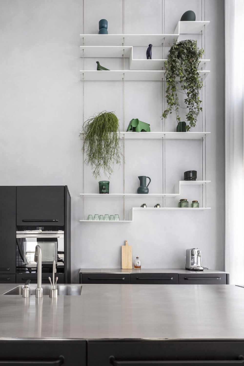 Tal Goldsmith Fish Design Studio Unveils a Modern and Bright Duplex Apartment in Tel Aviv, Israel (18)