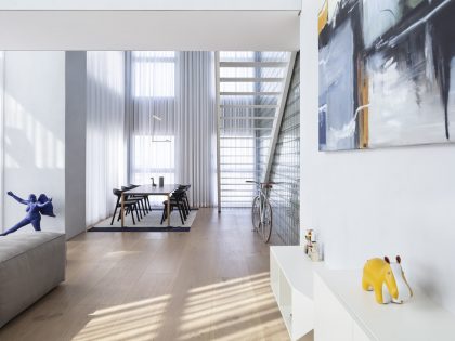 Tal Goldsmith Fish Design Studio Unveils a Modern and Bright Duplex Apartment in Tel Aviv, Israel (19)