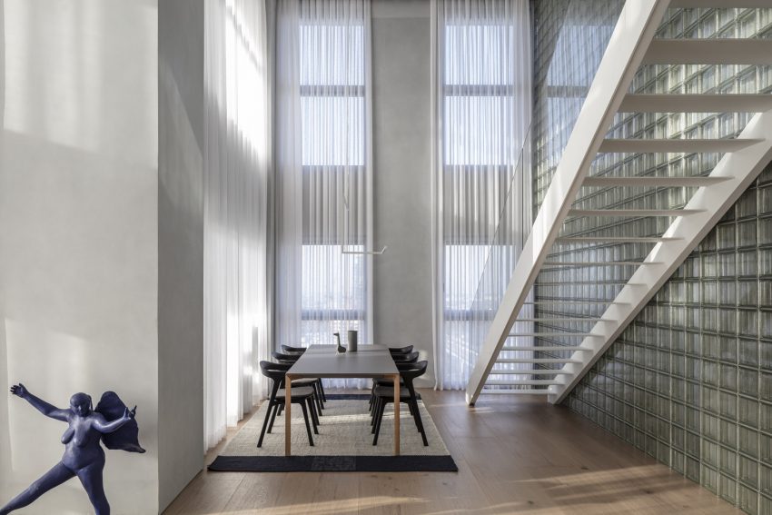 Tal Goldsmith Fish Design Studio Unveils a Modern and Bright Duplex Apartment in Tel Aviv, Israel (2)