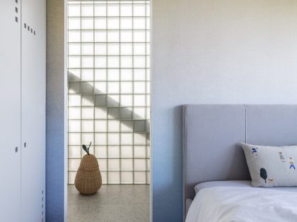 Tal Goldsmith Fish Design Studio Unveils a Modern and Bright Duplex Apartment in Tel Aviv, Israel (20)