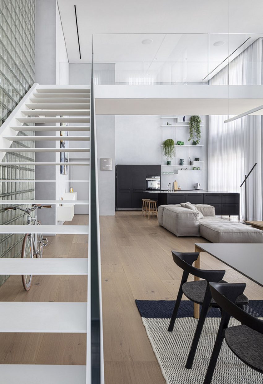 Tal Goldsmith Fish Design Studio Unveils a Modern and Bright Duplex Apartment in Tel Aviv, Israel (9)