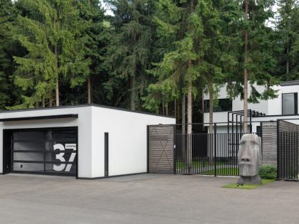 A Modern House Surrounded by Pine Trees and Luxurious Finishes in Moscow by Vladimir Karpenko (18)