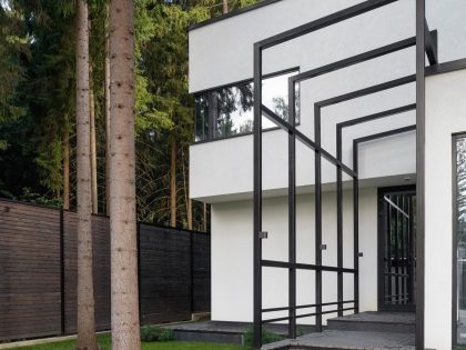 A Modern House Surrounded by Pine Trees and Luxurious Finishes in Moscow by Vladimir Karpenko (2)