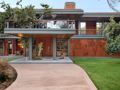 A Beautiful House with Mix of Wood, Metal and Brick, with Earthy Tones in Bharuch, India by Dipen Gada and Associates (1)