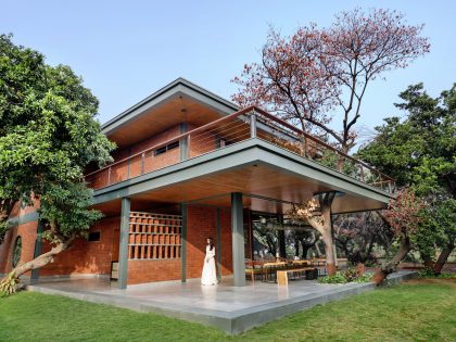 A Beautiful House with Mix of Wood, Metal and Brick, with Earthy Tones in Bharuch, India by Dipen Gada and Associates (29)