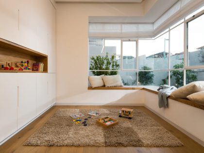 A Bright Modern Home for a Couple and Two Children in Oranit, Israel by Ron Shpigel (10)