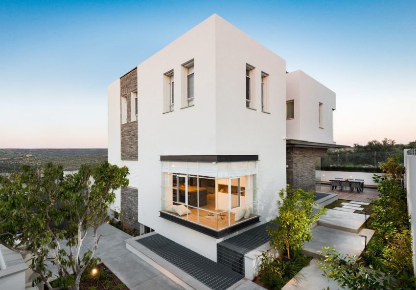 A Bright Modern Home for a Couple and Two Children in Oranit, Israel by Ron Shpigel (2)