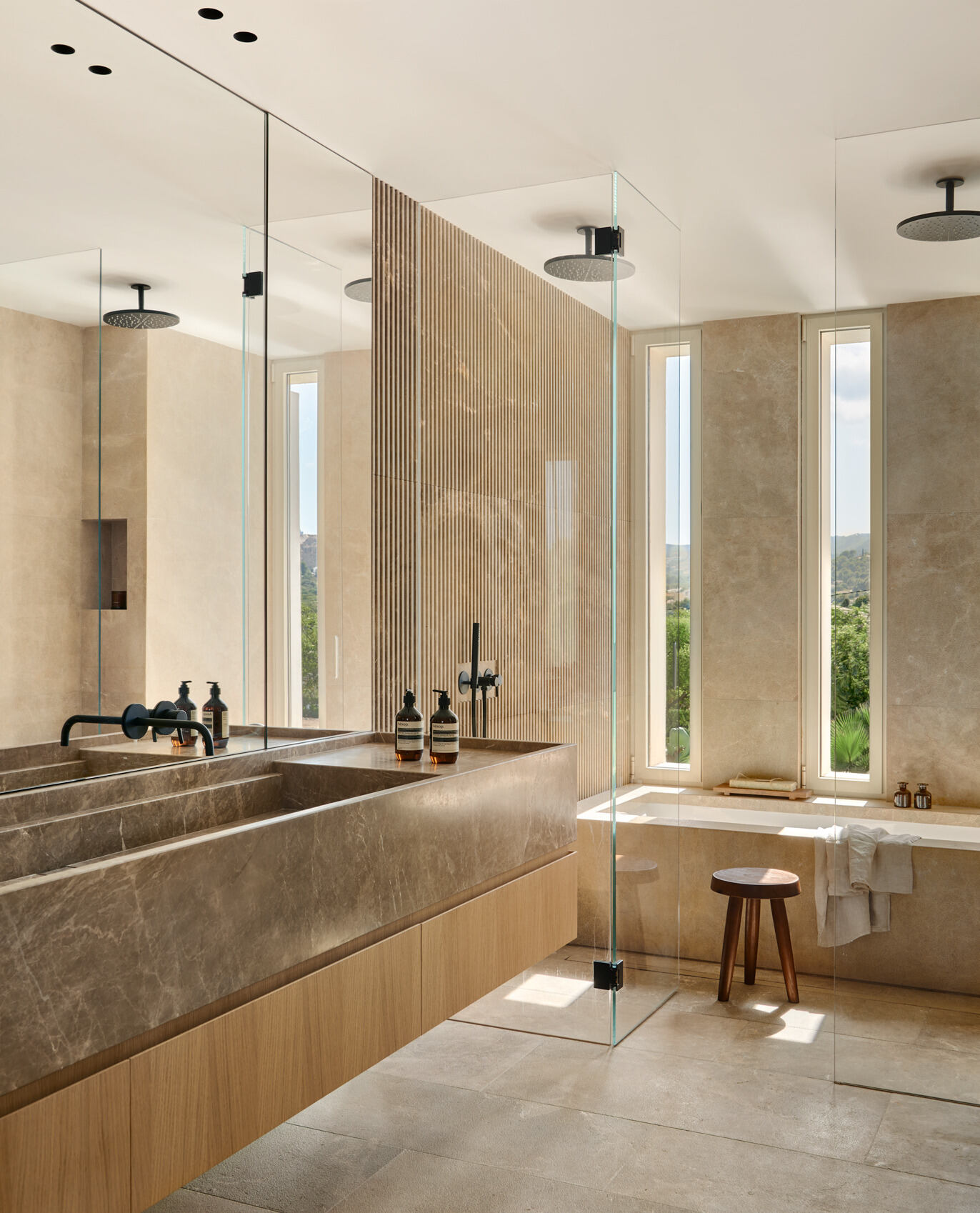 A Bright Modern Home with Stunning Yard and Pool in Palma de Mallorca, Spain by NEGRE (15)