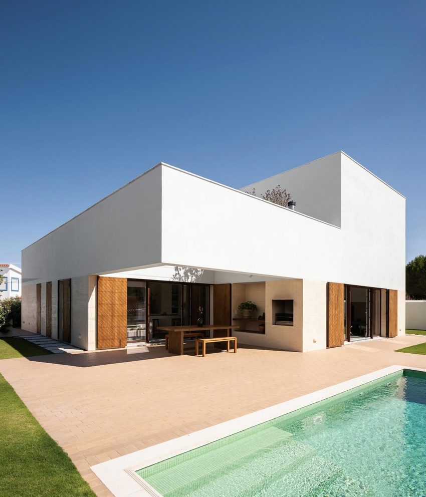 A Bright and Elegant Geometric House for Two Families in Comporta, Portugal by Estúdio AMATAM (1)