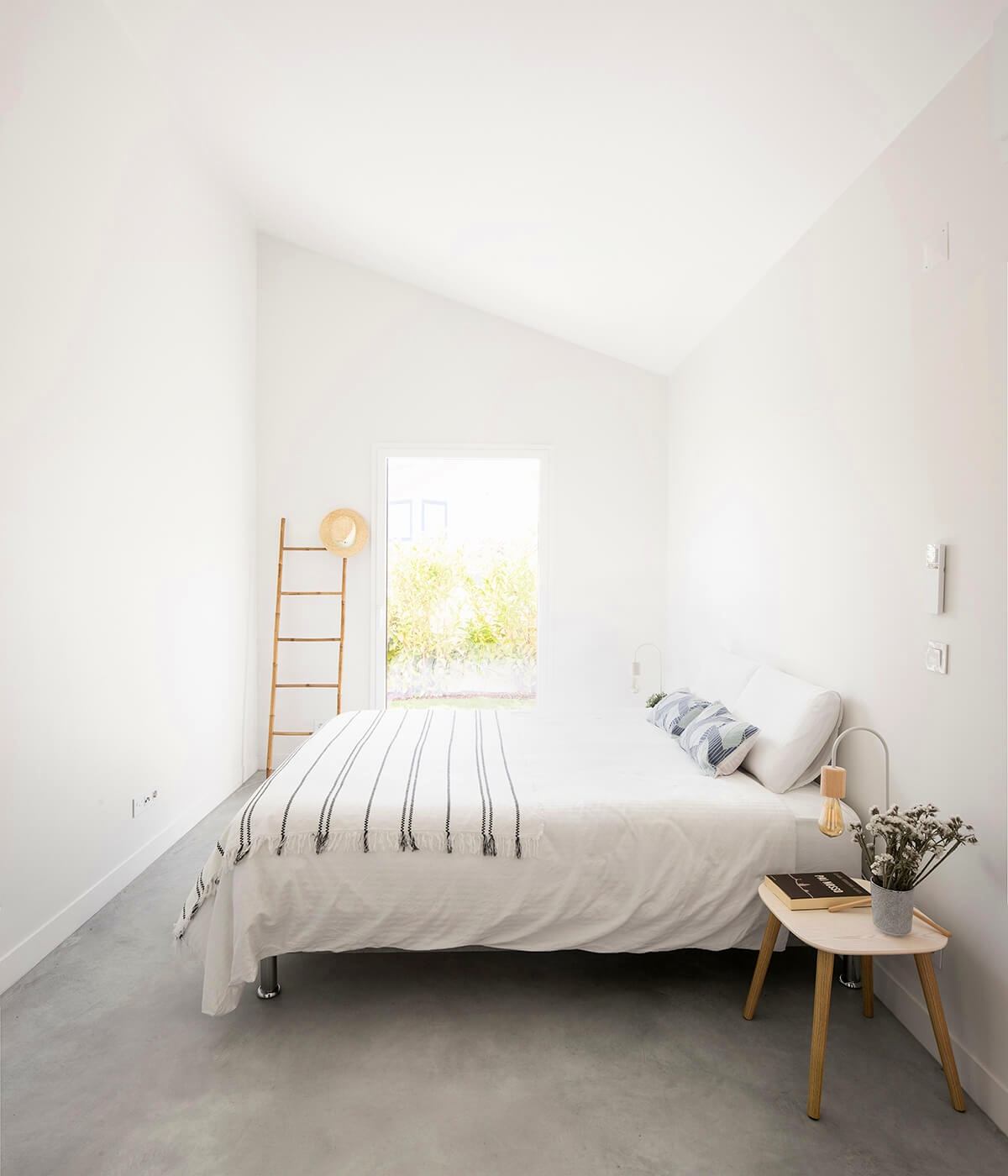 A Bright and Elegant Geometric House for Two Families in Comporta, Portugal by Estúdio AMATAM (13)