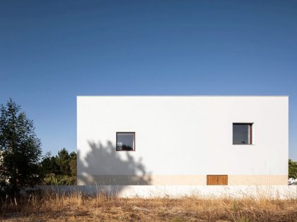 A Bright and Elegant Geometric House for Two Families in Comporta, Portugal by Estúdio AMATAM (16)