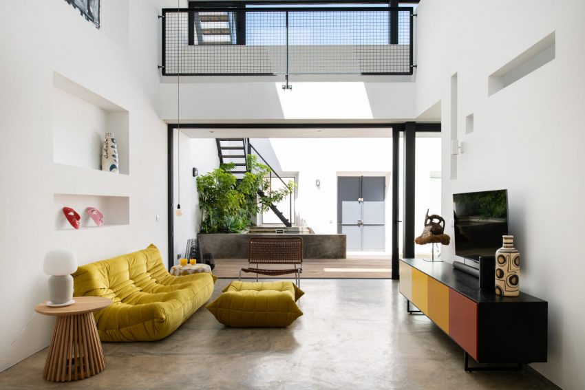 A Bright and Sophisticated Family Home with Neutral Palette in Silves, Portugal by Studioarte (1)