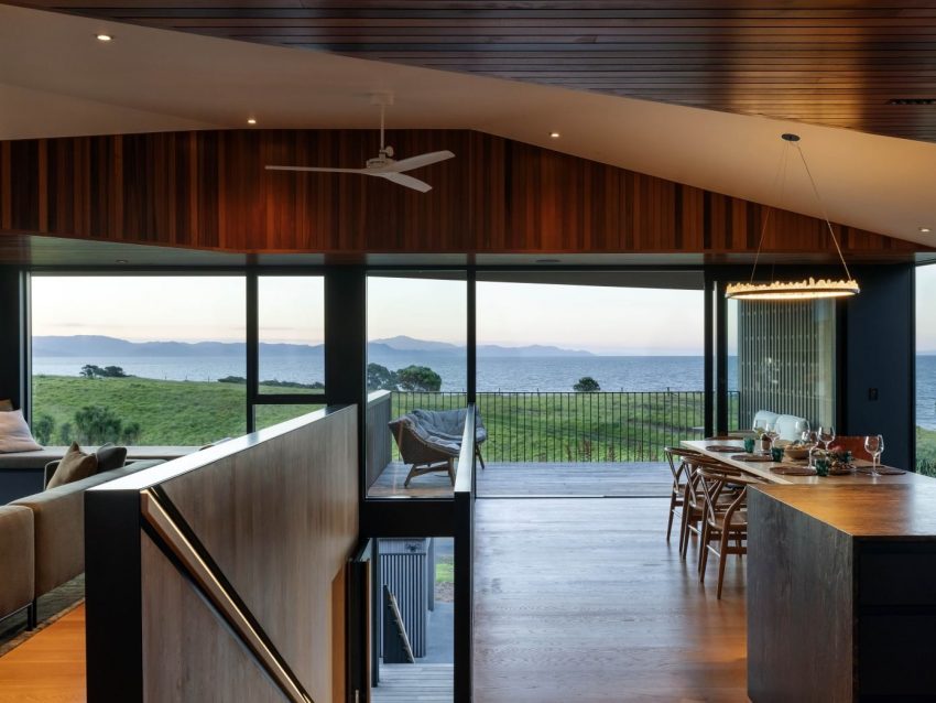 A Charming Beach House with Warm, Cosy and Contemporary Interior in New Zealand by Lloyd Hartley Architects (4)