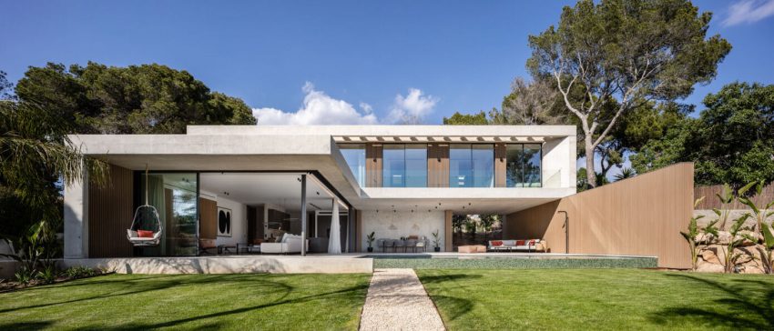 A Concrete Home with Beautiful View of Pool and Garden in Santa Ponsa, Mallorca by Jaime Salvá (1)