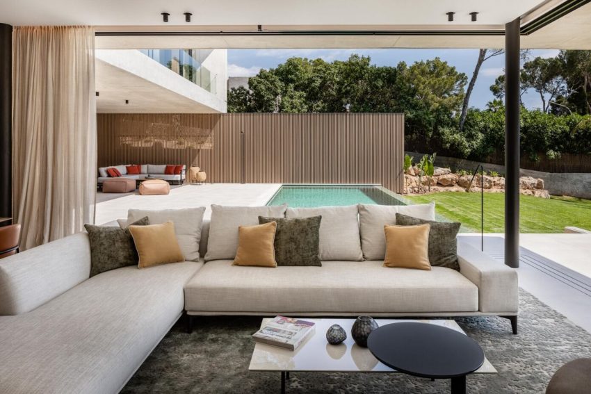 A Concrete Home with Beautiful View of Pool and Garden in Santa Ponsa, Mallorca by Jaime Salvá (10)