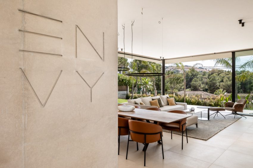 A Concrete Home with Beautiful View of Pool and Garden in Santa Ponsa, Mallorca by Jaime Salvá (18)