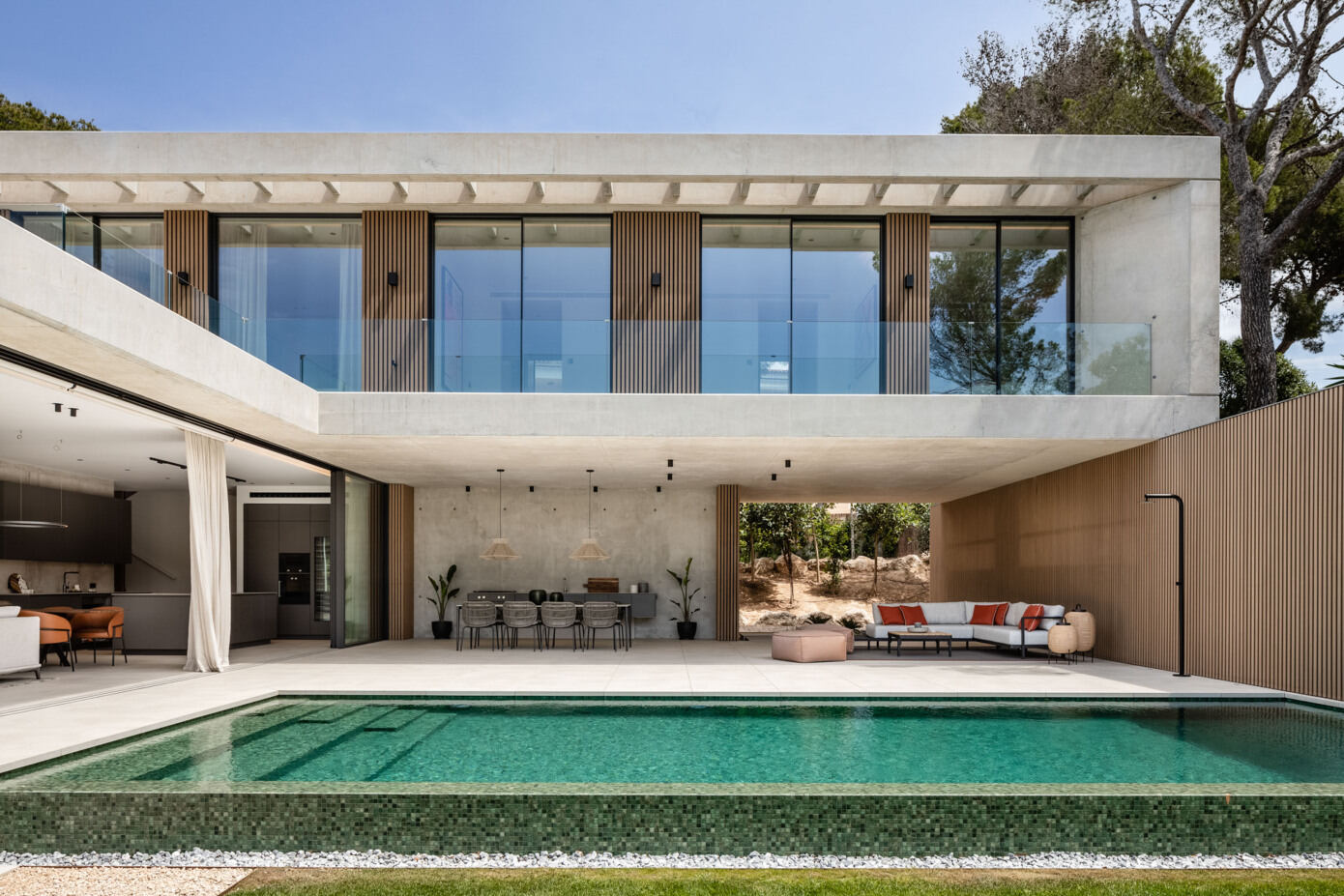 A Concrete Home with Beautiful View of Pool and Garden in Santa Ponsa, Mallorca by Jaime Salvá (2)