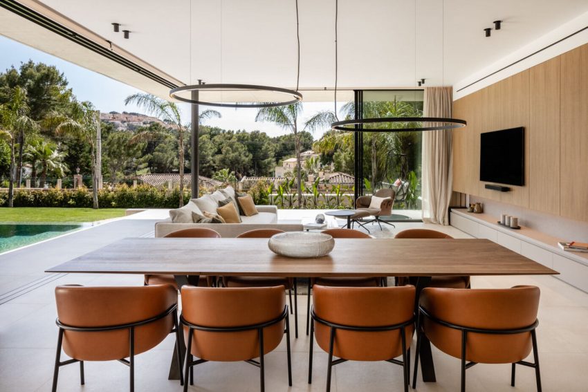 A Concrete Home with Beautiful View of Pool and Garden in Santa Ponsa, Mallorca by Jaime Salvá (20)