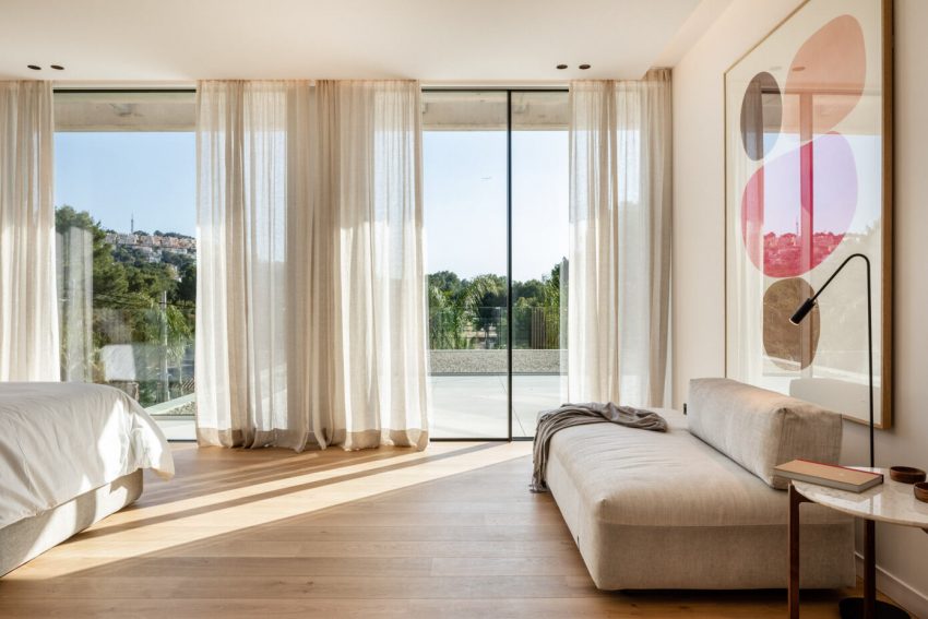 A Concrete Home with Beautiful View of Pool and Garden in Santa Ponsa, Mallorca by Jaime Salvá (23)