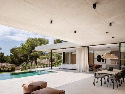 A Concrete Home with Beautiful View of Pool and Garden in Santa Ponsa, Mallorca by Jaime Salvá (30)