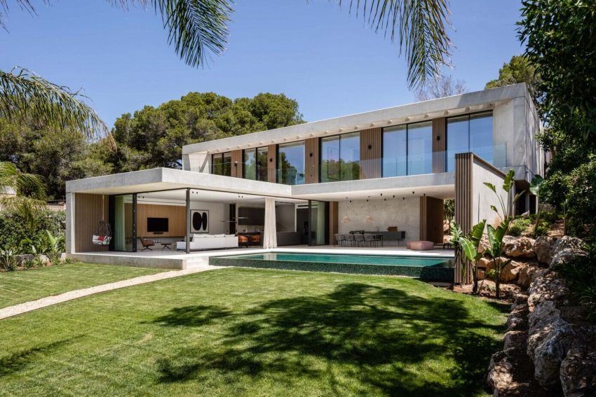 A Concrete Home with Beautiful View of Pool and Garden in Santa Ponsa, Mallorca by Jaime Salvá (37)