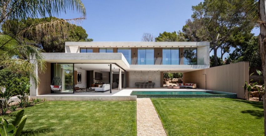 A Concrete Home with Beautiful View of Pool and Garden in Santa Ponsa, Mallorca by Jaime Salvá (38)