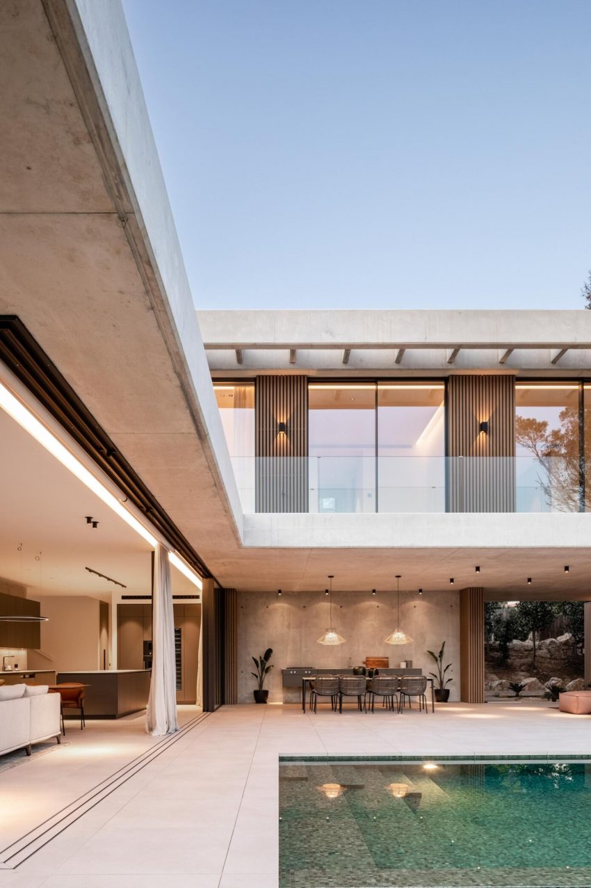 A Concrete Home with Beautiful View of Pool and Garden in Santa Ponsa, Mallorca by Jaime Salvá (41)