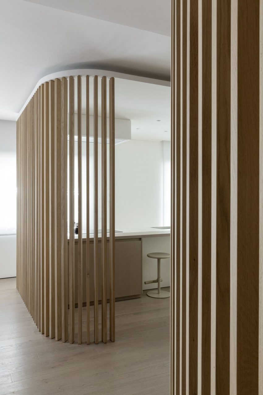 A Contemporary Apartment with a Variety of Wood Partition Walls in Rome, Italy by Filippo Bombace (10)