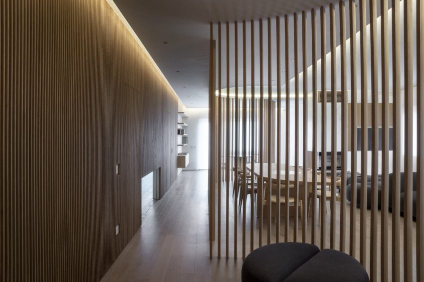 A Contemporary Apartment with a Variety of Wood Partition Walls in Rome, Italy by Filippo Bombace (11)