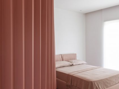 A Contemporary Apartment with a Variety of Wood Partition Walls in Rome, Italy by Filippo Bombace (13)