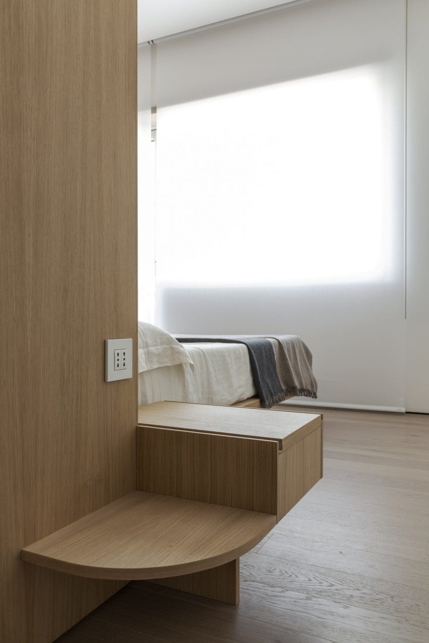 A Contemporary Apartment with a Variety of Wood Partition Walls in Rome, Italy by Filippo Bombace (15)