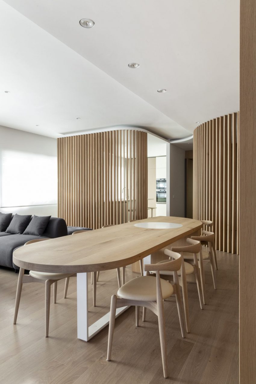 A Contemporary Apartment with a Variety of Wood Partition Walls in Rome, Italy by Filippo Bombace (4)