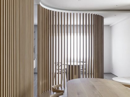 A Contemporary Apartment with a Variety of Wood Partition Walls in Rome, Italy by Filippo Bombace (5)