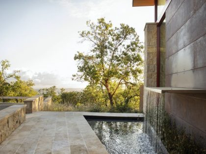 A Contemporary Home Offers Stunning Views of Surrounding Landscape in Carmel-by-the-Sea, California by Arterra Landscape Architects (5)