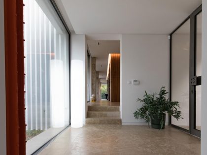 A Contemporary Home with a Warm and Intimate Atmosphere in Montpellier, France by Brengues Le Pavec (2)