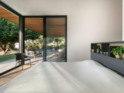 A Contemporary House Full of Charm in Givat Nili, Israel by Itzik Niv (13)